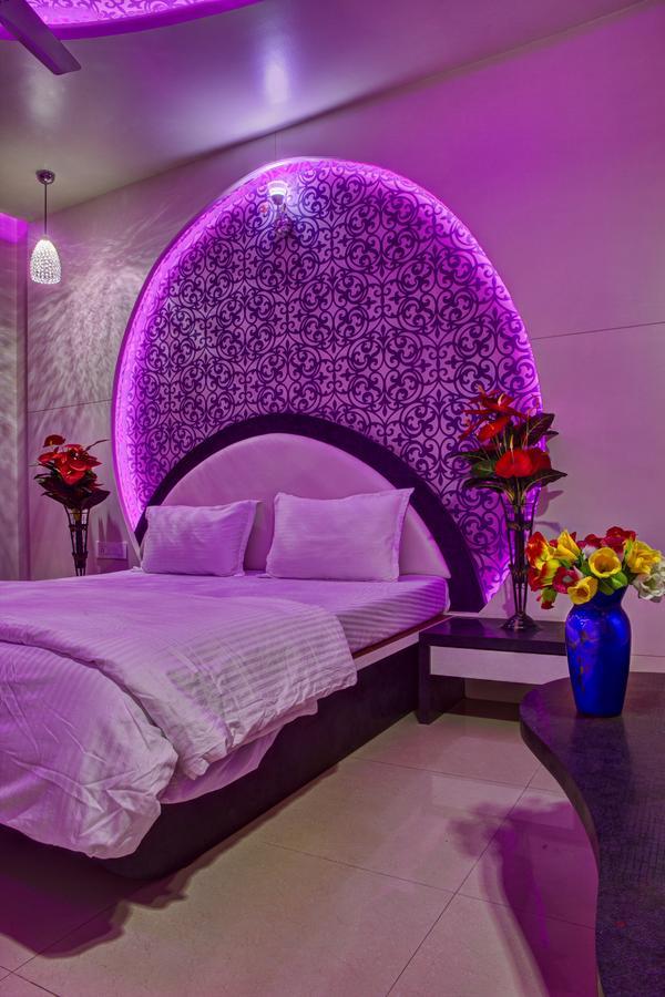 Hotel New Holiday Plaza 纳西克 外观 照片